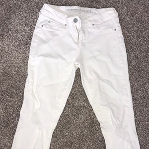 White destroyed jeans